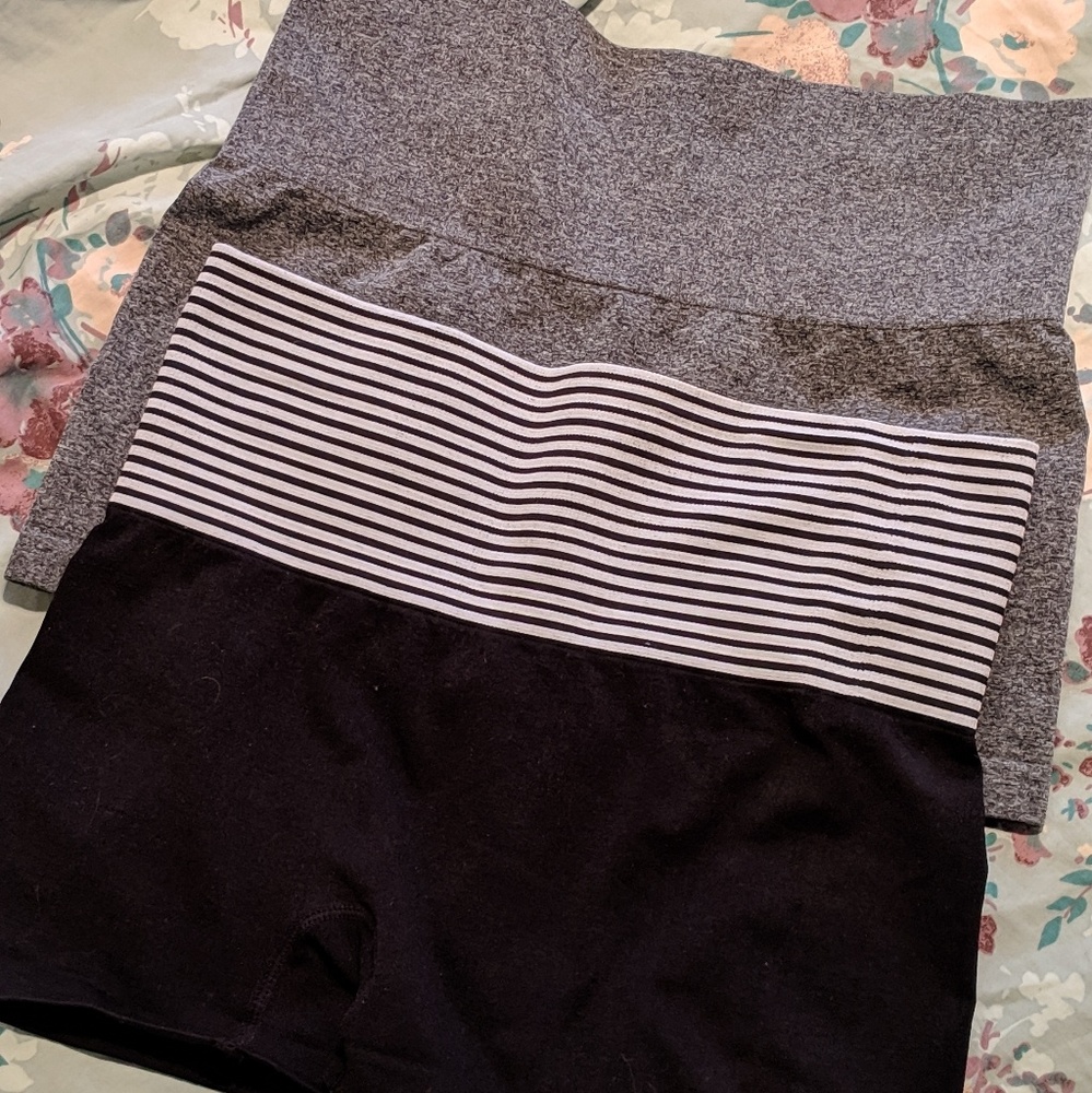 2 pair of boy short Skinnygirl shapers-L